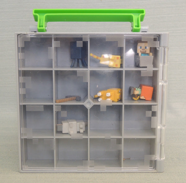 2014 Mattel Minecraft Storage Cube with 6 Figures