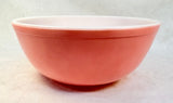 Pyrex 404 Four Quart Mixing Bowl in Flamingo Pink