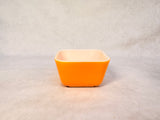 Set of Five Pyrex 501 Refrigerator Dishes with 2 Lids