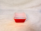 Set of Five Pyrex 501 Refrigerator Dishes with 2 Lids