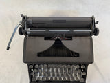 Royal Silent Deluxe Manual Typewriter with Case