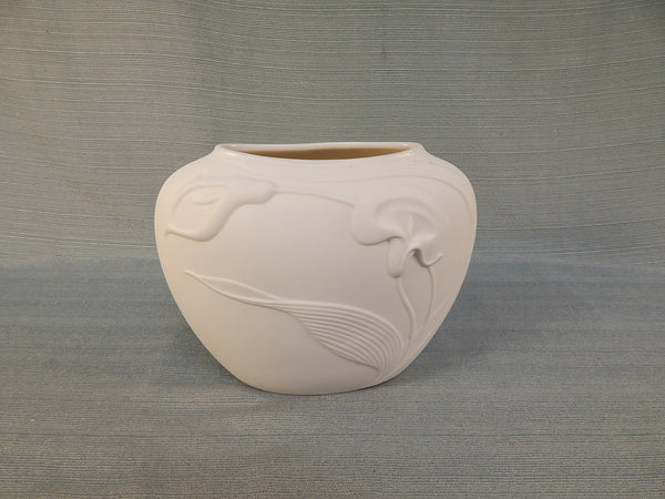 Gorham Linen Flowers Vase