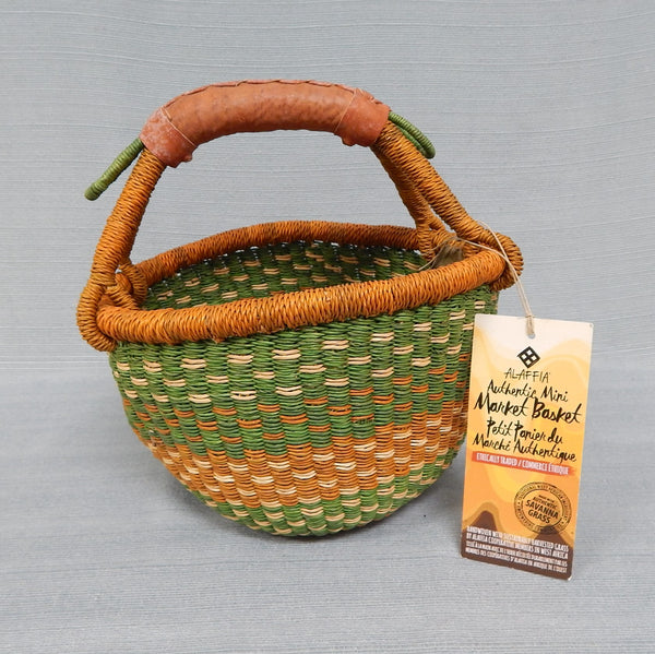 Alaffia 9" w Oval Basket, Made in West Africa - Like New!
