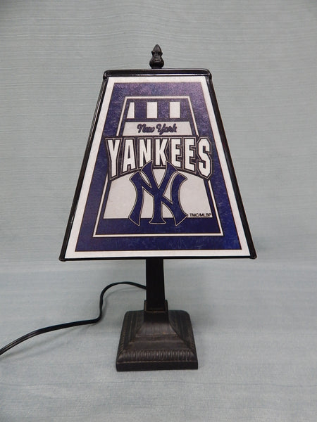 New York Yankees 14" Mission-Style Desk Lamp - Works!