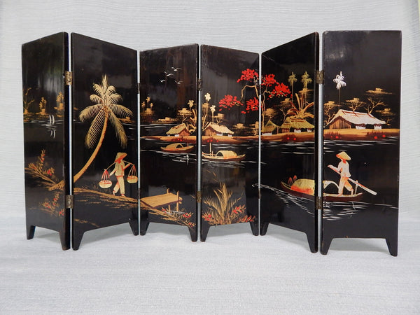 Vintage Vietnamese Tabletop Lacquered Wood Screen