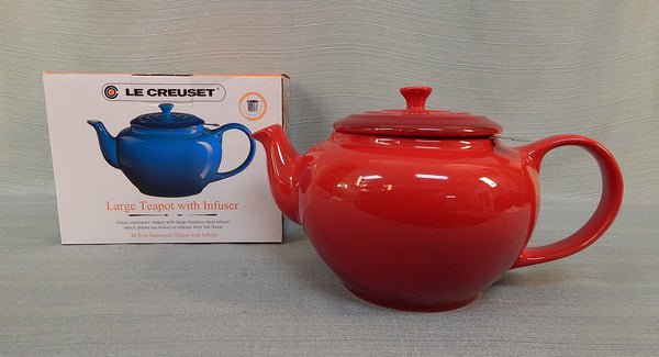 Le Creuset Large Teapot