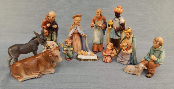 Vintage Goebel Hummel 12-piece Nativity
