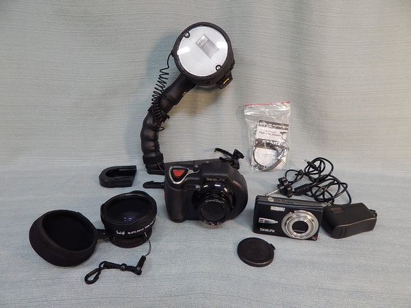 Sealife Elite DC600 Digital Underwater Camera with Accessories and Case - Very Good Condition
