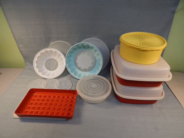 Vintage Tupperware Pieces - Lot of 7 Pieces