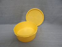 Vintage Tupperware Pieces - Lot of 7 Pieces