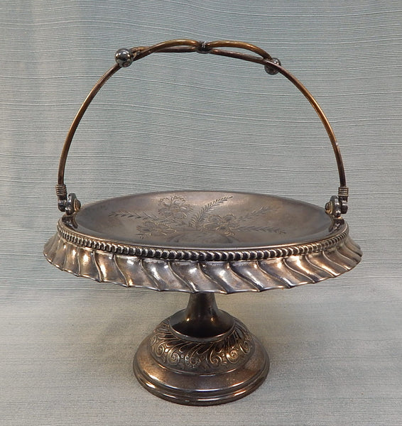Meriden Quad Plate Footed Server with Handle