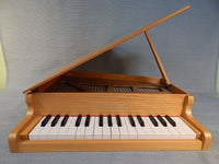 Kawai 32 Key Toy Grand Piano