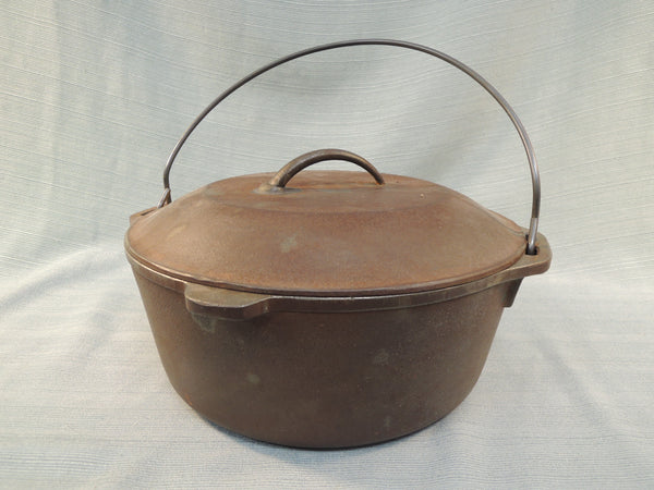 Vintage 8 Quart Cast Iron Cooking Pot