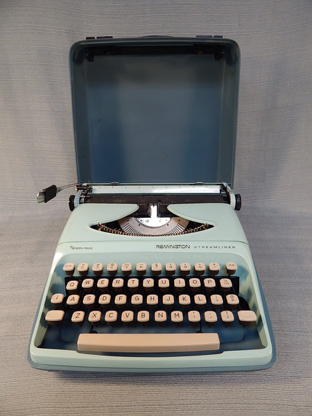 Remington Streamliner Portable Manual Typewriter
