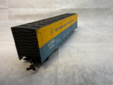 Vintage HO Scale Chessie System Engine and Model Train Box Cars