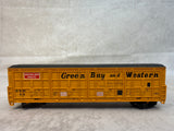 Vintage HO Scale Chessie System Engine and Model Train Box Cars