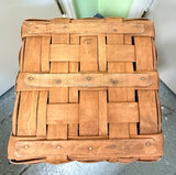 1986 Longaberger 22" Hamper Basket with Attached Lid