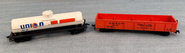 Union 76 Tanker and Rio Grande Gondola HO Scale Model Train Cars