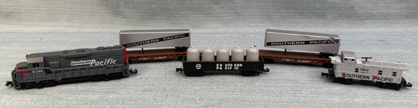 Southern Pacific N Scale Model Train Set - 7 Cars