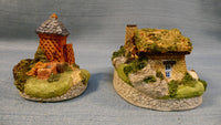 Maurice Wideman American Collection Well House and Sod House Figurines
