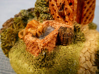 Maurice Wideman American Collection Well House and Sod House Figurines