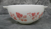 Pyrex 443 - 2.5 Quart Mixing Bowl Gooseberry Pattern
