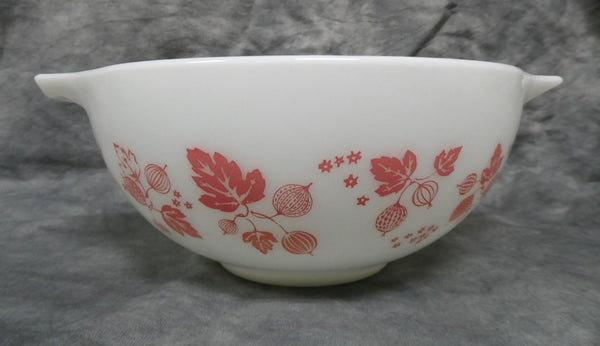 Pyrex 443 - 2.5 Quart Mixing Bowl Gooseberry Pattern