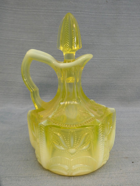 Fenton Topaz Opalescent Uranium Cactus Cruet with Stopper