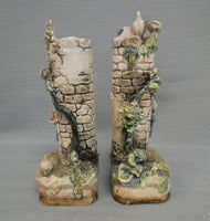 Pair of Ceramic Figurines - Very Good Condition